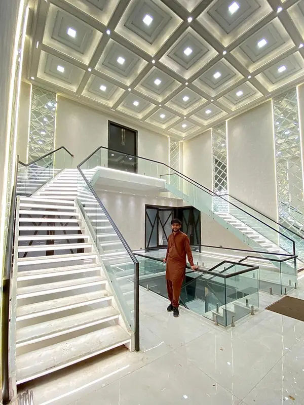 Glass railing and stairs by Rehman Glasswork, Lahore
